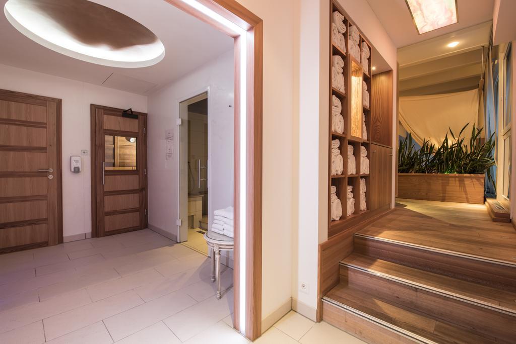 Posthotel Holiday Villa Arosa Exterior photo