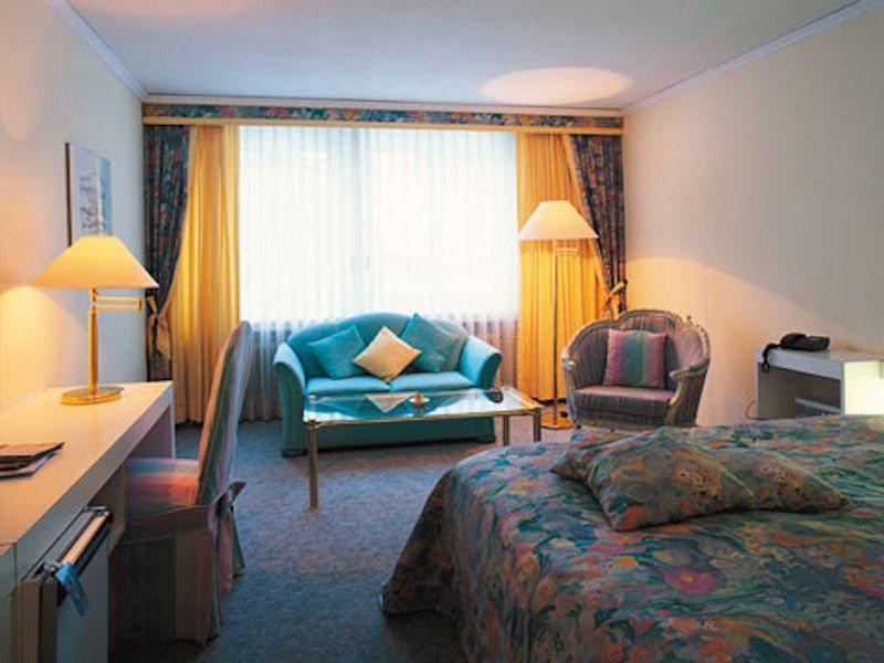 Posthotel Holiday Villa Arosa Exterior photo